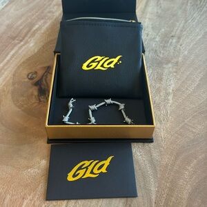 Ice Barbed Wire Bracelet in White Gold